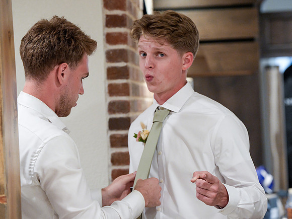 Cannon and Groomsmen getting ready_09.12.26_0058
