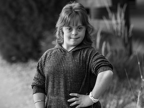 Sarah b&w015