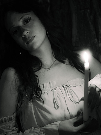 Emma b&w 0126