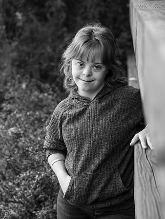 Sarah b&w022