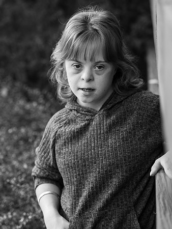 Sarah b&w021