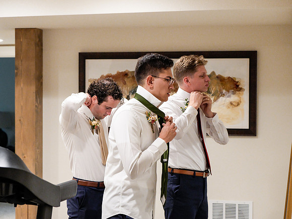 Cannon and Groomsmen getting ready_09.12.26_0040