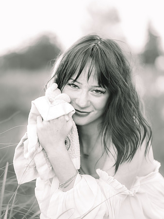 Emma b&w 0057