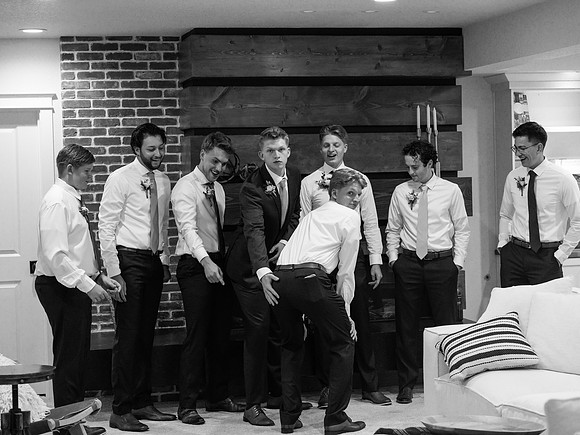 Cannon and Groomsmen getting ready_09.12.26_0108