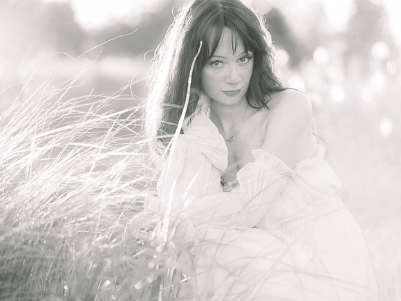 Emma b&w 0045