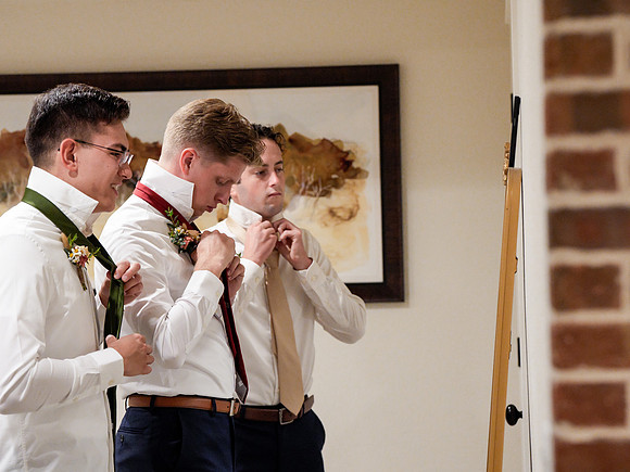 Cannon and Groomsmen getting ready_09.12.26_0037