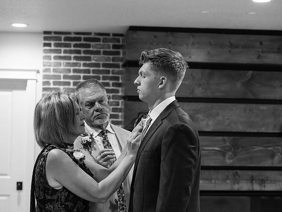 Cannon and Groomsmen getting ready_09.12.26_0087