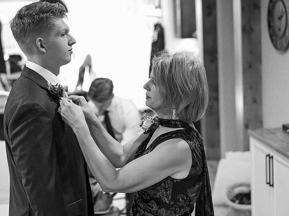 Cannon and Groomsmen getting ready_09.12.26_0084