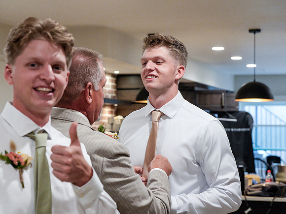 Cannon and Groomsmen getting ready_09.12.26_0078