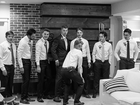 Cannon and Groomsmen getting ready_09.12.26_0107