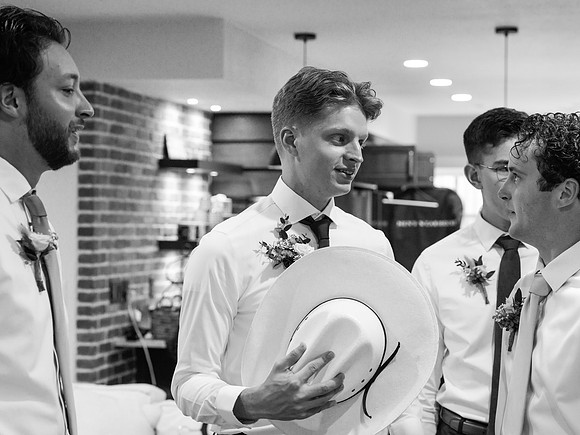 Cannon and Groomsmen getting ready_09.12.26_0106
