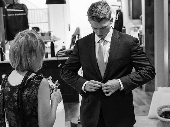 Cannon and Groomsmen getting ready_09.12.26_0081