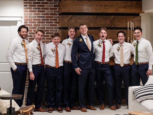 Cannon and Groomsmen getting ready_09.12.26_0111