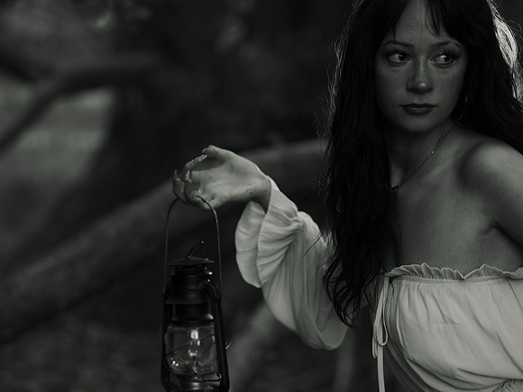 Emma b&w 0089