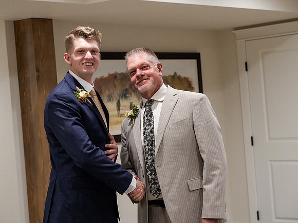 Cannon and Groomsmen getting ready_09.12.26_0105