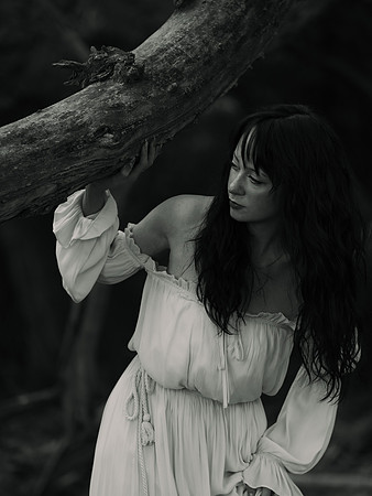 Emma b&w 0075