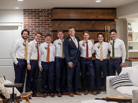 Cannon and Groomsmen getting ready_09.12.26_0109