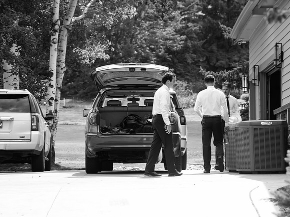 Cannon and Groomsmen getting ready_09.12.26_0115