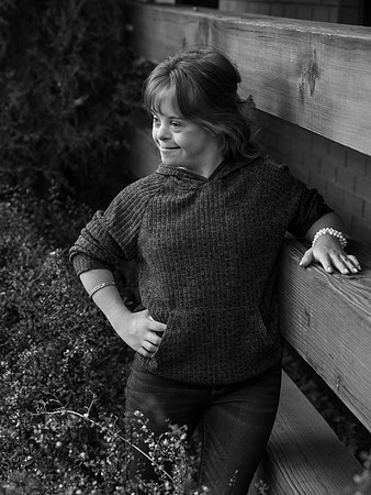Sarah b&w019