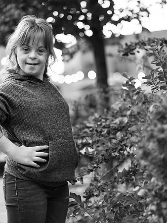 Sarah b&w072