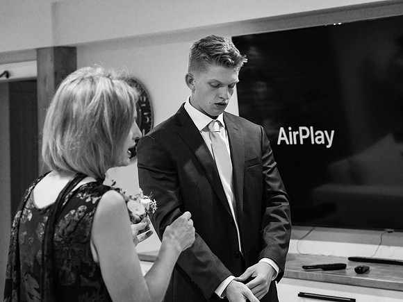 Cannon and Groomsmen getting ready_09.12.26_0080