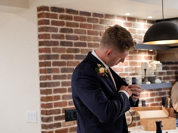 Cannon and Groomsmen getting ready_09.12.26_0096