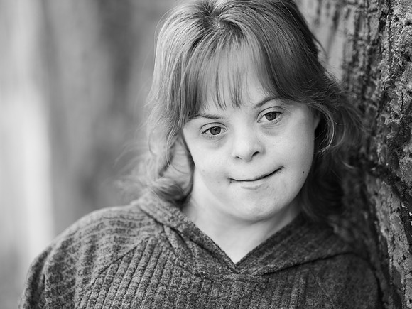 Sarah b&w034