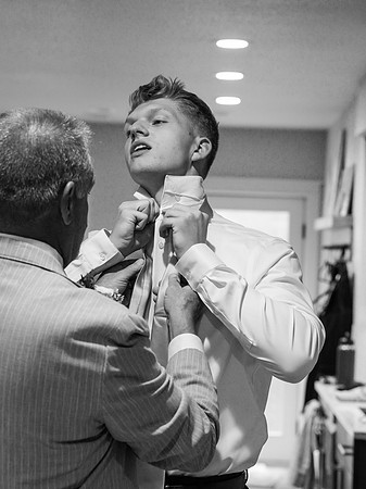 Cannon and Groomsmen getting ready_09.12.26_0068