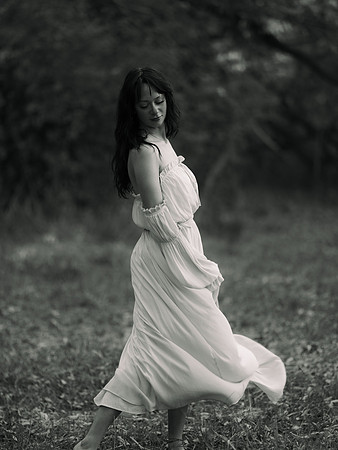 Emma b&w 0093