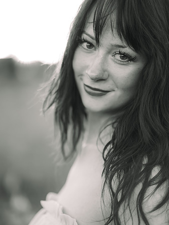 Emma b&w 0066