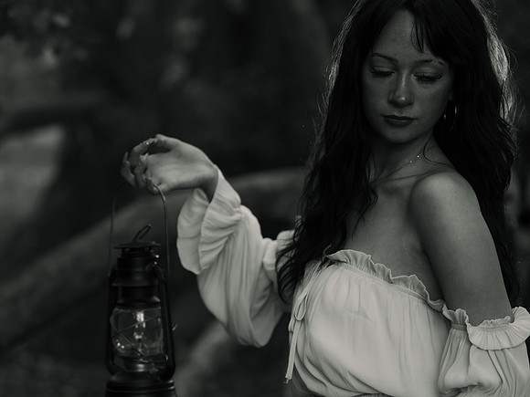 Emma b&w 0088