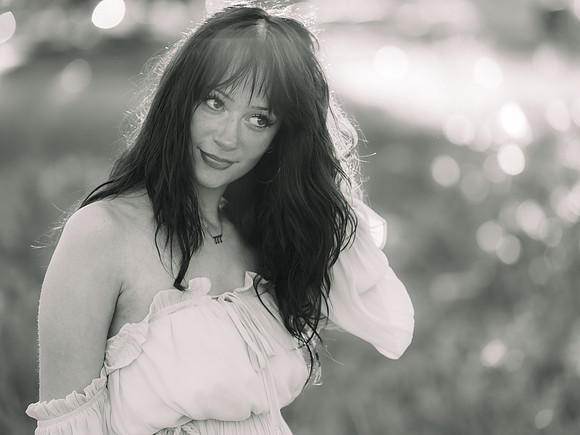 Emma b&w 0013