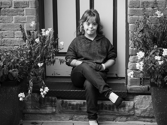 Sarah b&w045