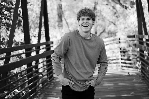 Nathan Semmens Senior Portraits 0023