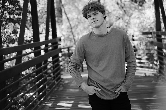 Nathan Semmens Senior Portraits 0024