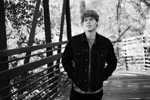 Nathan Semmens Senior Portraits 0026