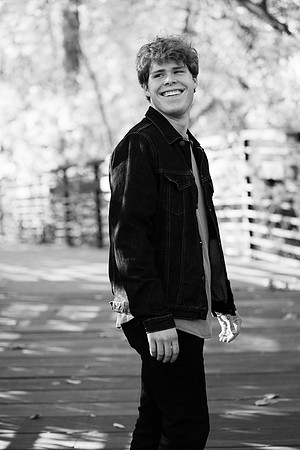 Nathan Semmens Senior Portraits 0028