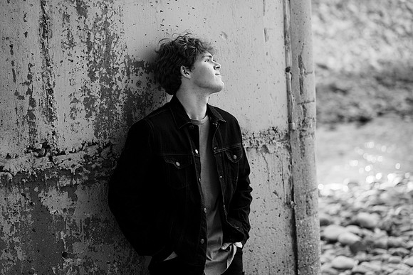Nathan Semmens Senior Portraits 0030