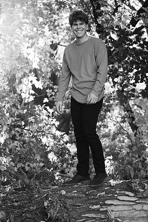 Nathan Semmens Senior Portraits 0034