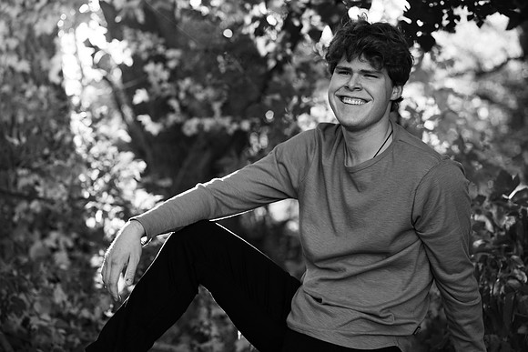 Nathan Semmens Senior Portraits 0039