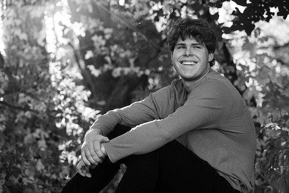 Nathan Semmens Senior Portraits 0042