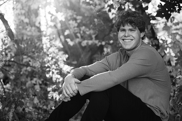 Nathan Semmens Senior Portraits 0043