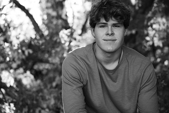 Nathan Semmens Senior Portraits 0044