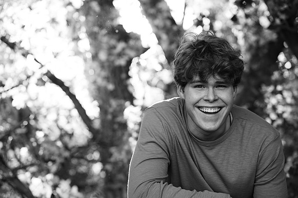 Nathan Semmens Senior Portraits 0048