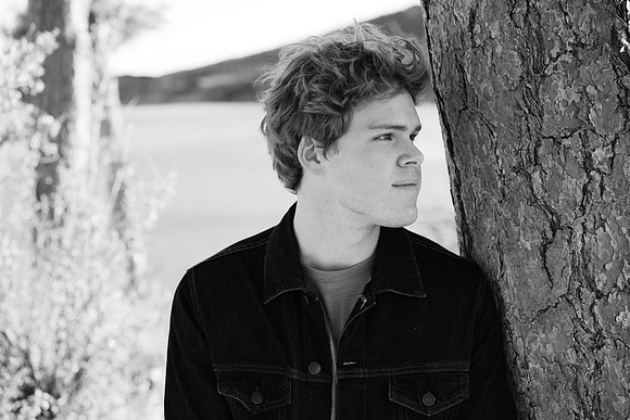 Nathan Semmens Senior Portraits 0092