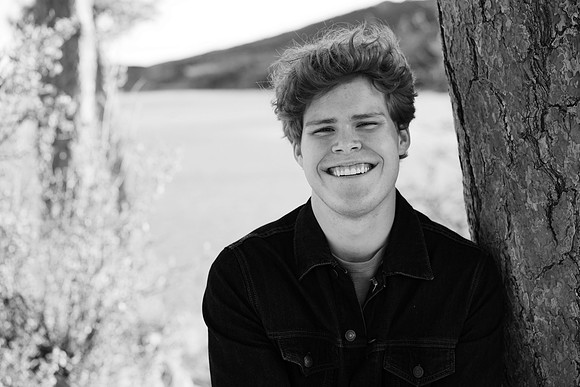 Nathan Semmens Senior Portraits 0096