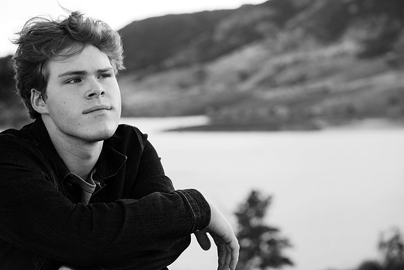 Nathan Semmens Senior Portraits 0105