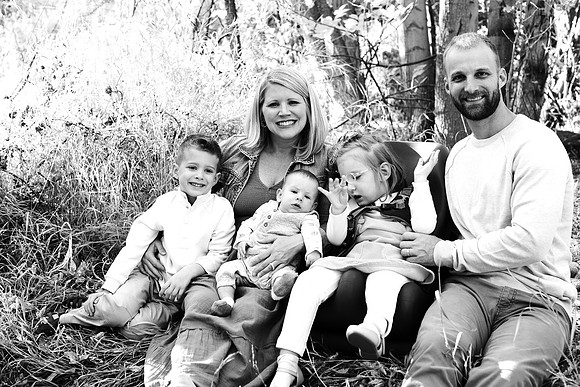 Green Family Portraits 0043