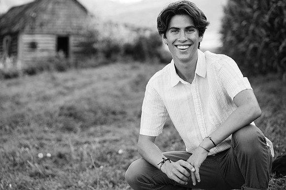 Mac Eliason_Senior Portraits 0056 touch up